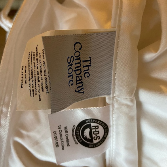 The Company Store Legends Hotel Alberta Down Comforter, Medium Warmth - Picture 4 of 4
